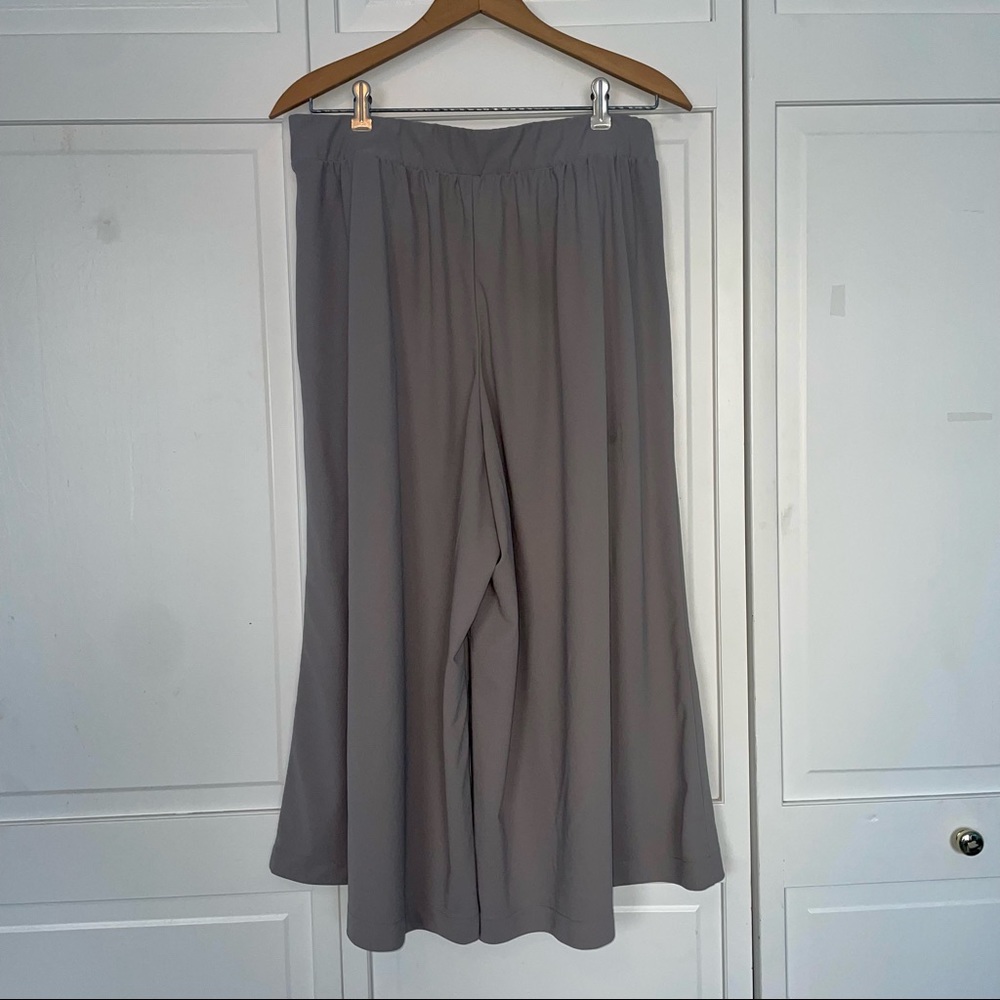 Uniqlo Gray Greenish Gaucho Wide Leg Stretch Flowy Pants Capris Elastic XL - Picture 7 of 12